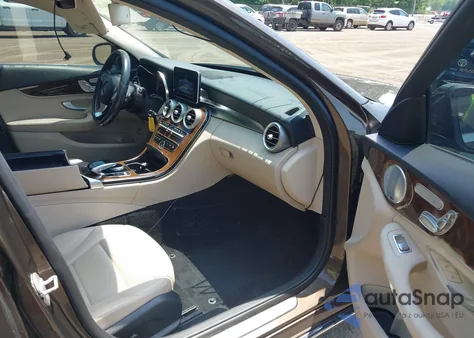 2015 Mercedes-Benz C 300 4Matic/Luxury 4Matic/Sport 4Matic from USA, damaged, VIN 55SWF4KB3FU018872